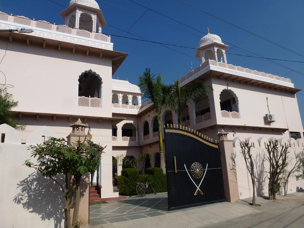 Hotel Kiran Villa Palace, Bharatpur Kültér fotó